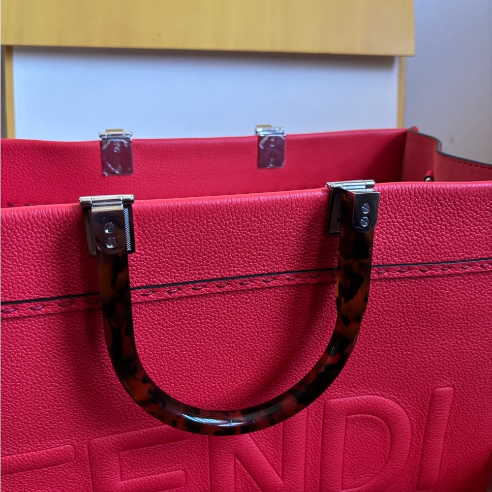 Fendi Sunshine Red Tote Bag with Tortoiseshell Handles - Picture 6 of 14
